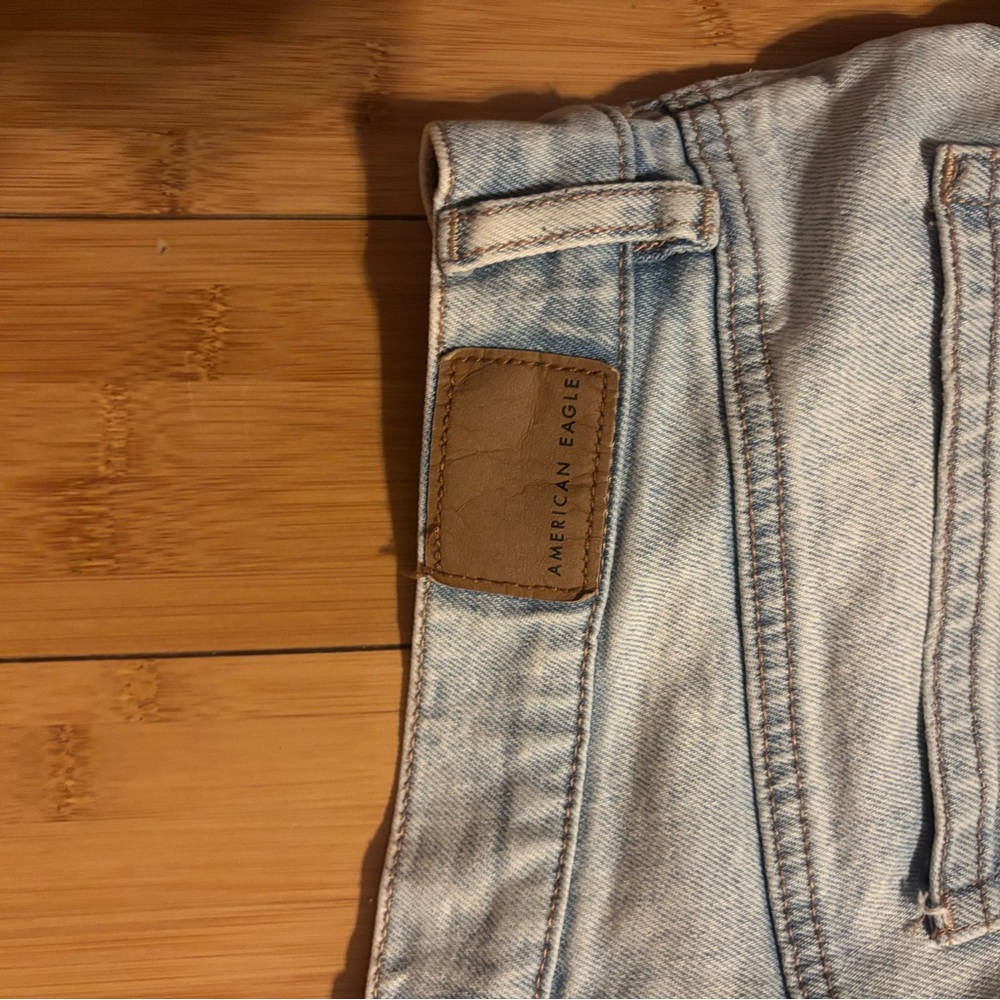 American Eagle Outfitters Light Wash Women’s Jeans - Picture 3 of 4